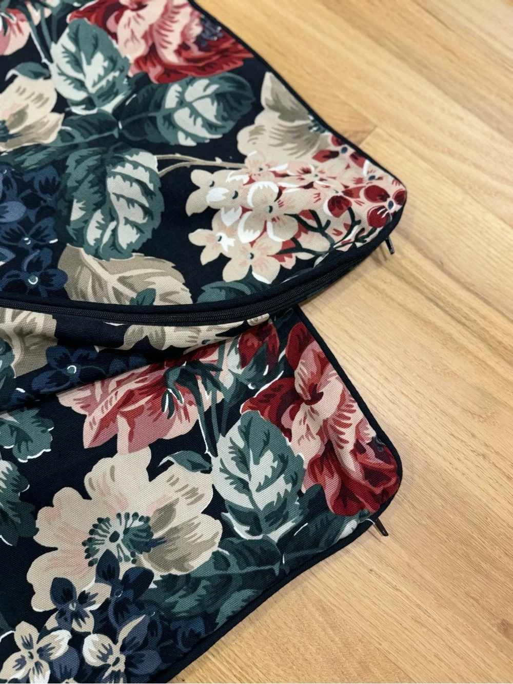 2 Ikea LEIKNY Pillow Cushion Cover 20